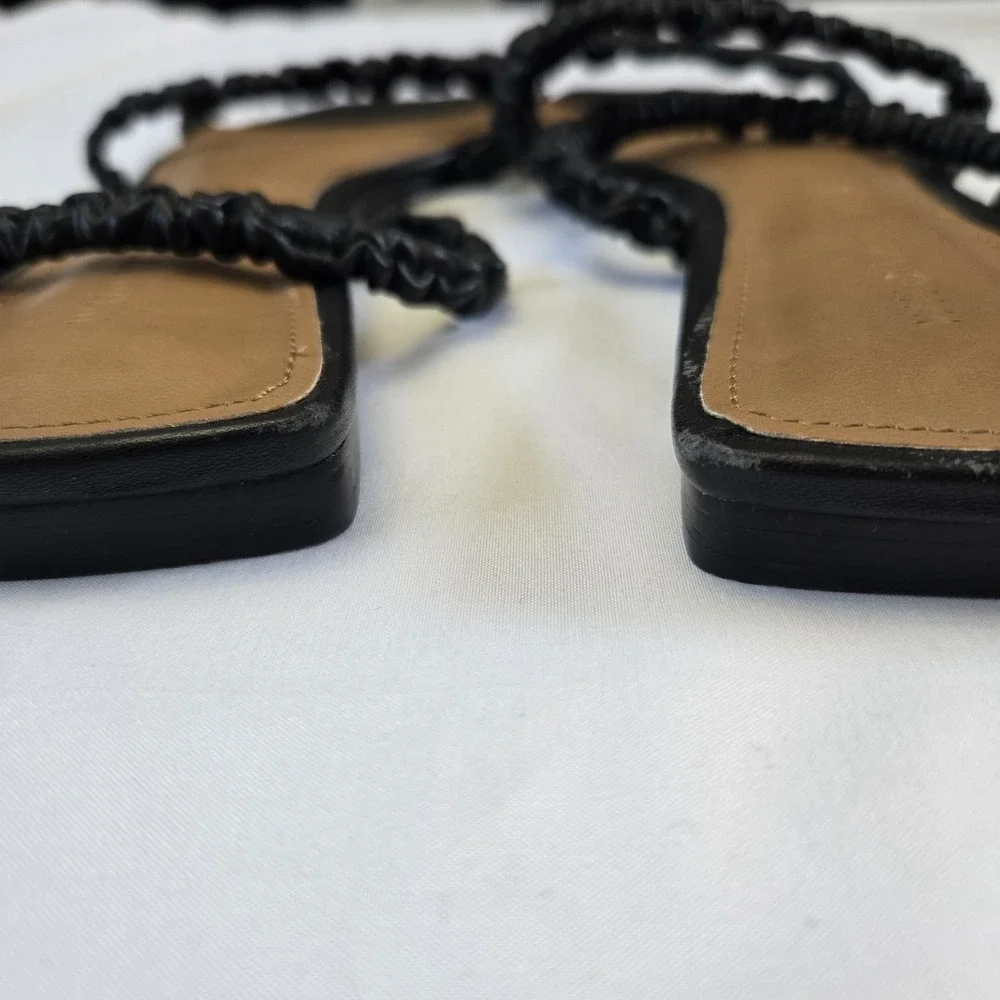 Who What Wear Leather Womens Zela Black Flat Strappy Sandals Size 8.5 Square Toe